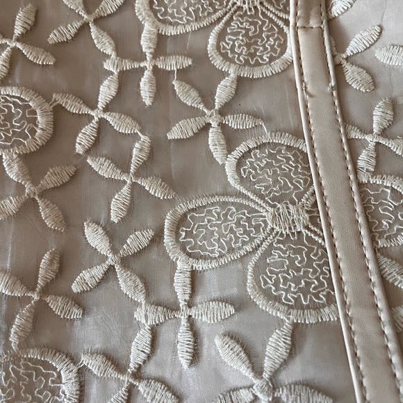 Flower embroidery tote bag - Picture 3 of 3